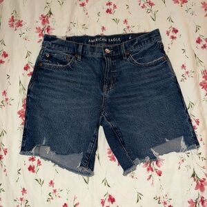 American Eagle 8" Strigid Perfect Denim Bermuda Short Size 2